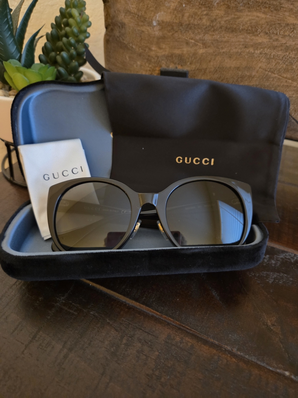 Gucci Women's Black Sunglasses with Dark Gradient Lenses
